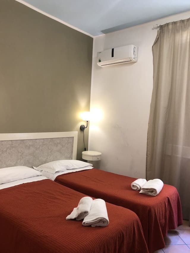 Standard Twin Room