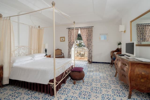 DELUXE JUNIOR SUITE SEA VIEW