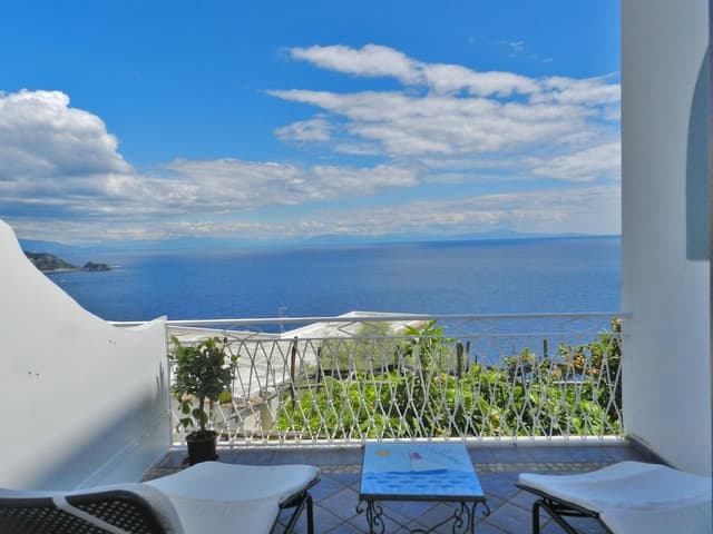 Superior Room, Jetted Tub, Sea View