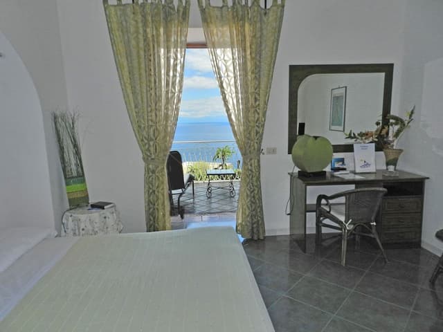 Superior Room, Jetted Tub, Sea View