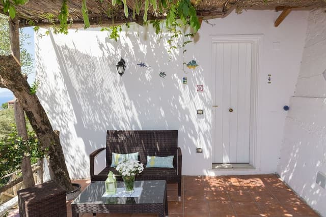 Classic Double Room, Garden View