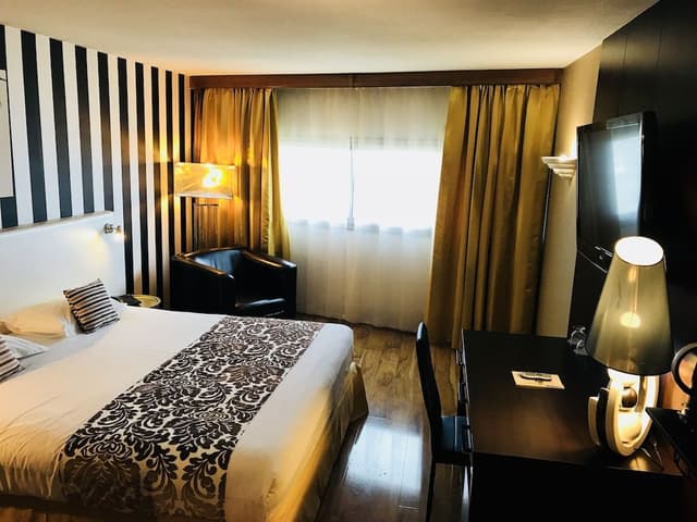 PRESTIGE KING SIZE BED