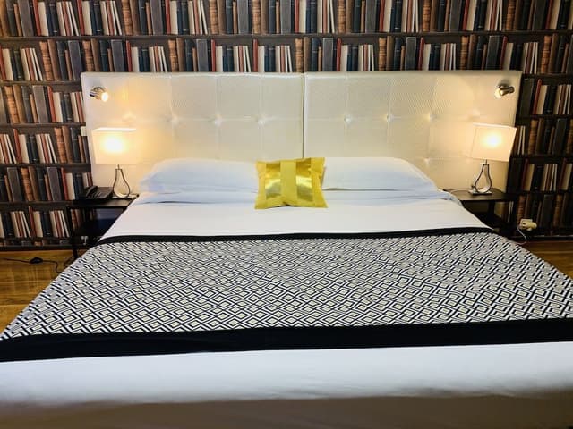 PRESTIGE KING SIZE BED
