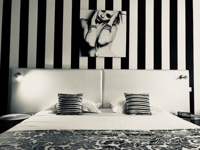 PRESTIGE KING SIZE BED