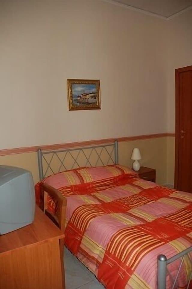 Single Room, Private Bathroom (External)