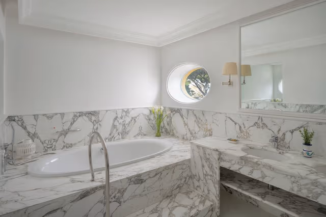Suite (Capri Master)