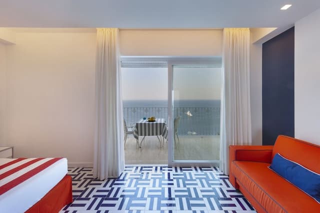 Large Deluxe Sea View