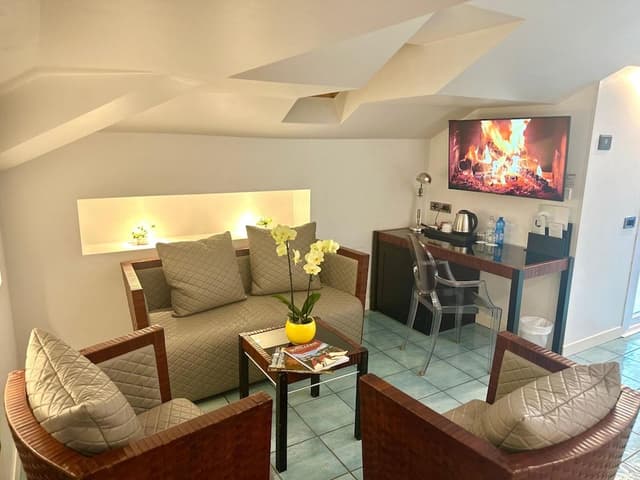 Junior Room, 2 Queen Beds, Hot Tub, Partial Sea View