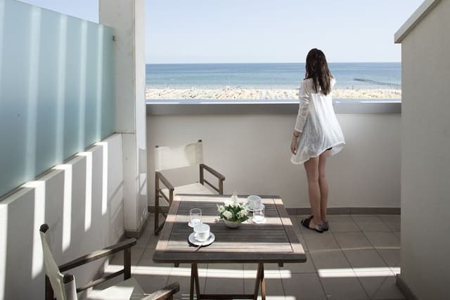Junior Room, 2 Queen Beds, Hot Tub, Partial Sea View