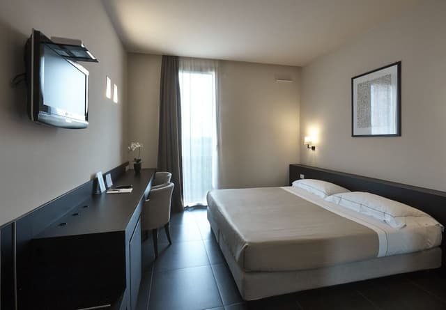 Family Room, Connecting Rooms