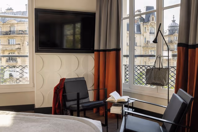 Junior Suite Eiffel Tower View