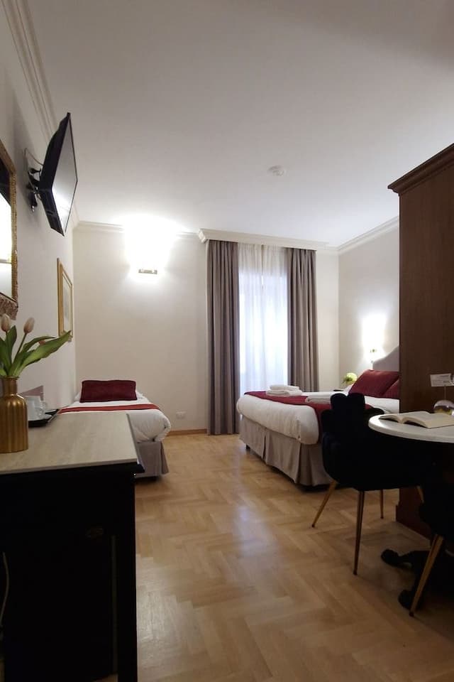 Triple Room
