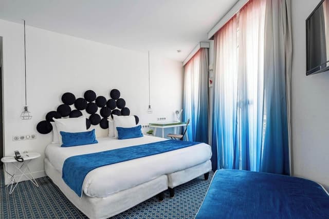 Family Room, 2 Bedrooms, includes soft minibar, courtesy tray, digital press