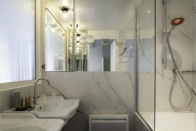 Duplex Apartment, includes soft minibar, courtesy tray, digital press