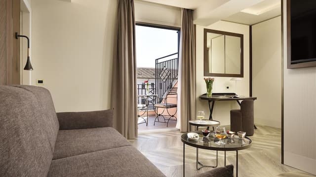 Suite, Hot Tub, City View (Panoramic Terrace)