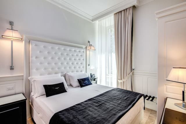 Suite, Jetted Tub
