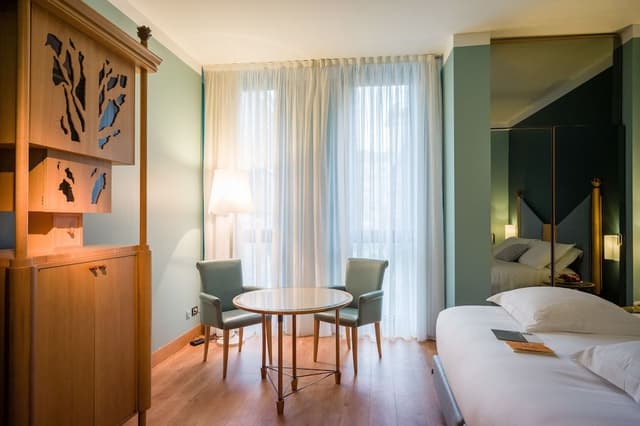 Deluxe Double Room, 1 King Bed, Terrace