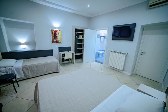 Basic Triple Room