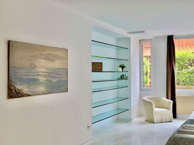 Classic Apartment, Courtyard View