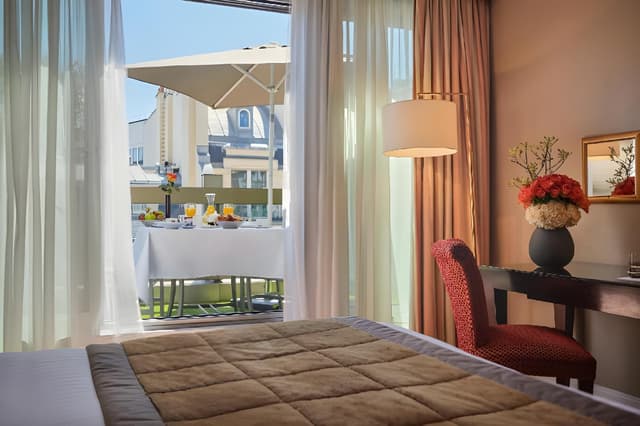 Deluxe King Room