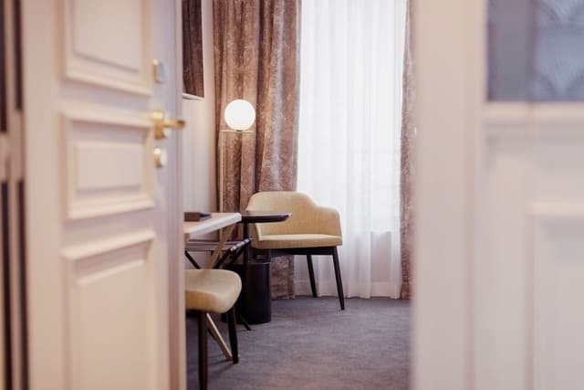 Superior Double Room, 1 Queen Bed, Courtyard View
