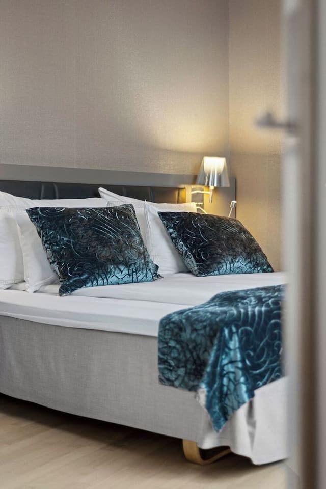Suite, 1 Queen Bed, Non Smoking (Upgrade)