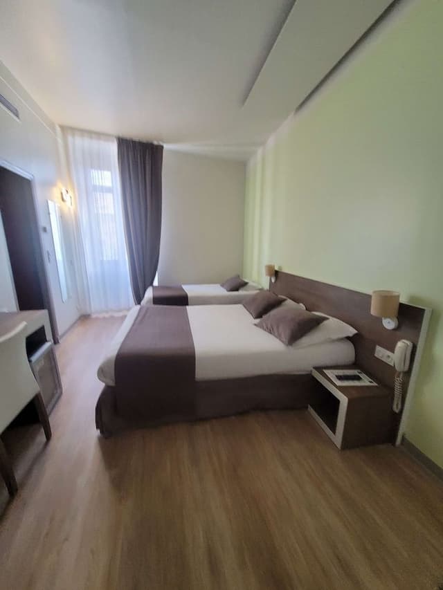 Room, Multiple Beds