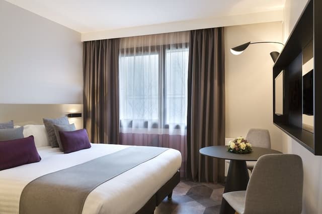 Studio, 1 Double or 2 Twin Beds