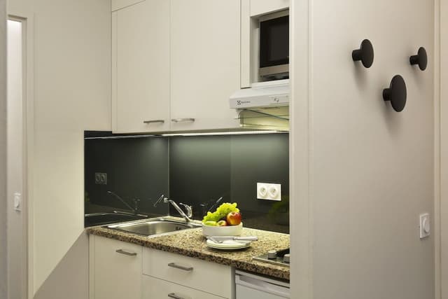 Studio, 1 Double or 2 Twin Beds