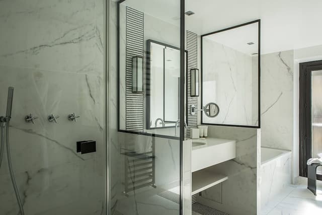 Junior Suite - Vue Paris