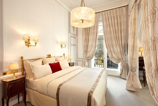 Eiffel Tower Suite