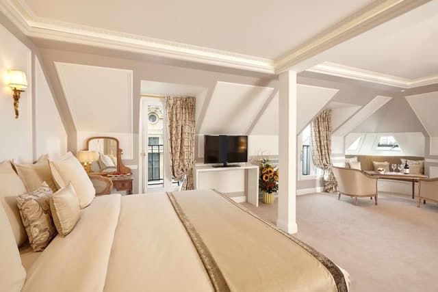Junior Suite Eiffel Tower