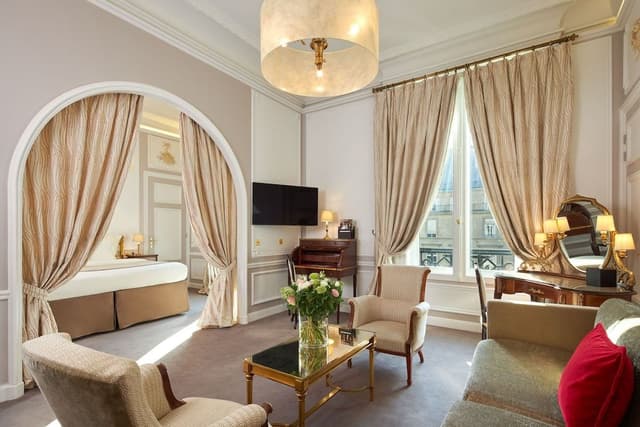 Eiffel Tower Suite