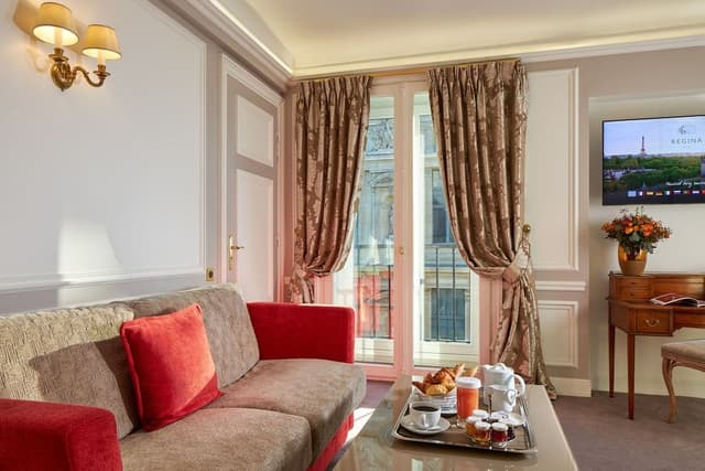 Junior Suite Eiffel Tower