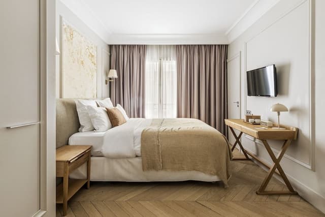 Elegance Room