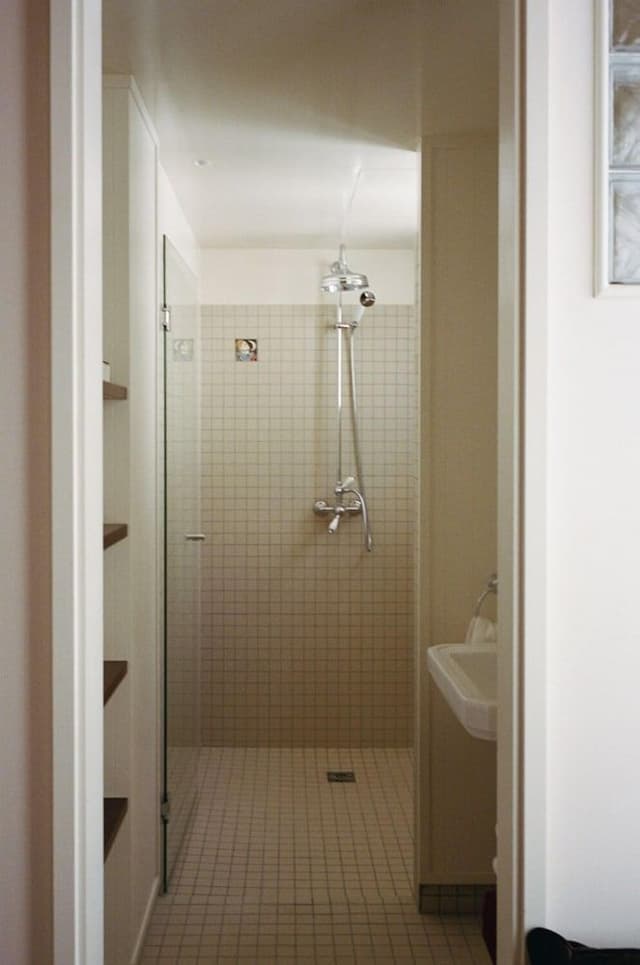 Connecting Rooms