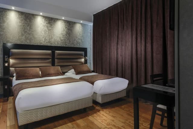 Triple Room