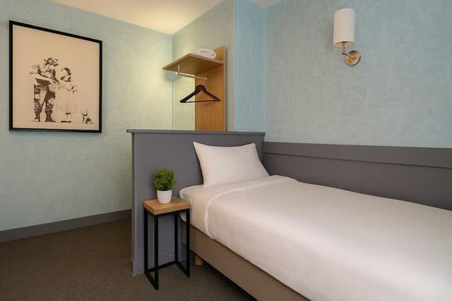 Basic Single Room, Shared Bathroom