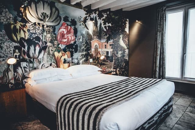 Double Room (Notre Dame)