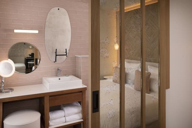 Privilege room