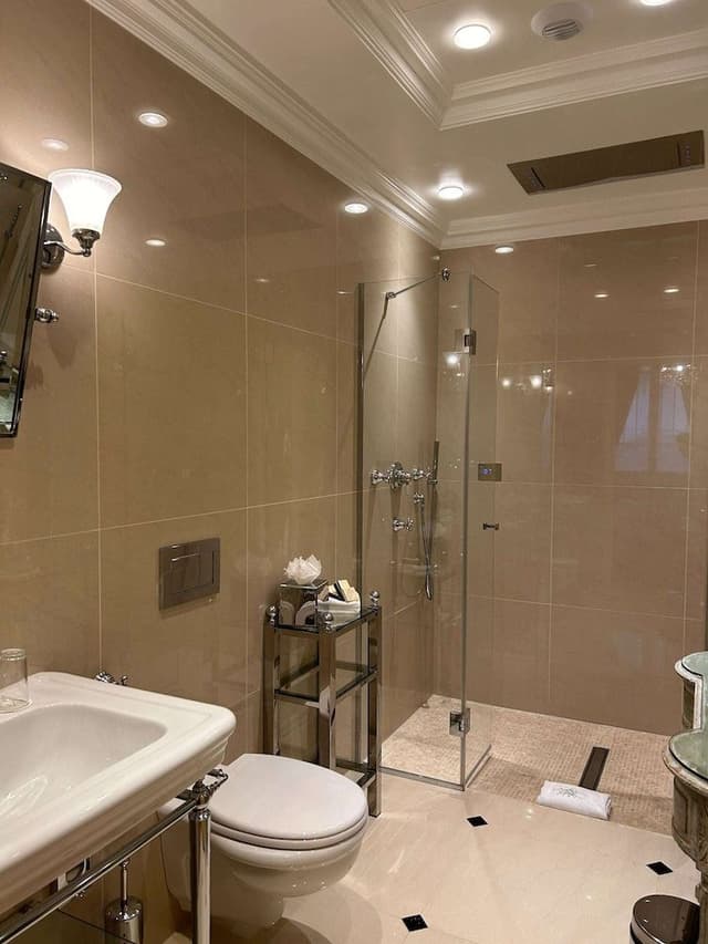 Luxury Suite