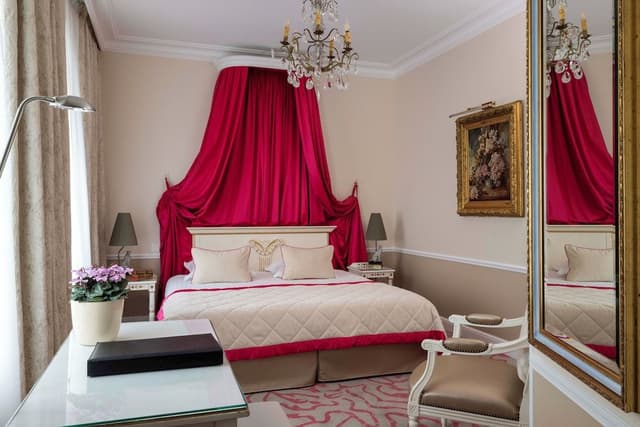 Privilege Room