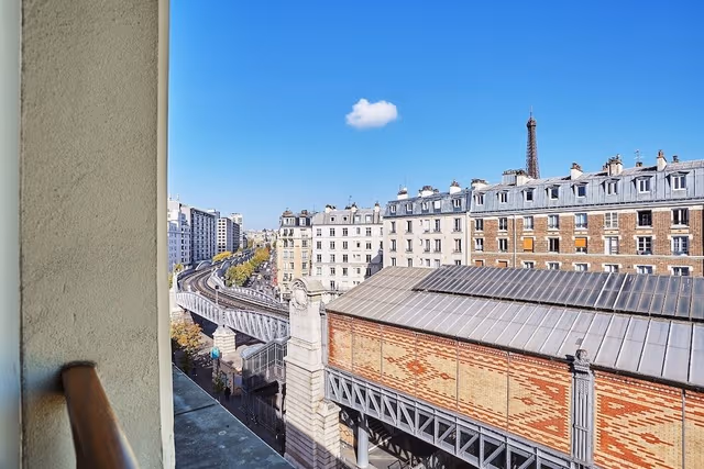 Double Room, nice Eiffel Tower view