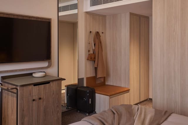 Rydges King Room