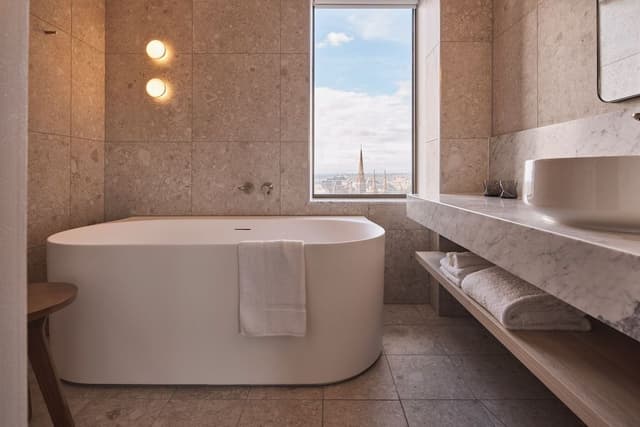 Rydges Deluxe Corner King