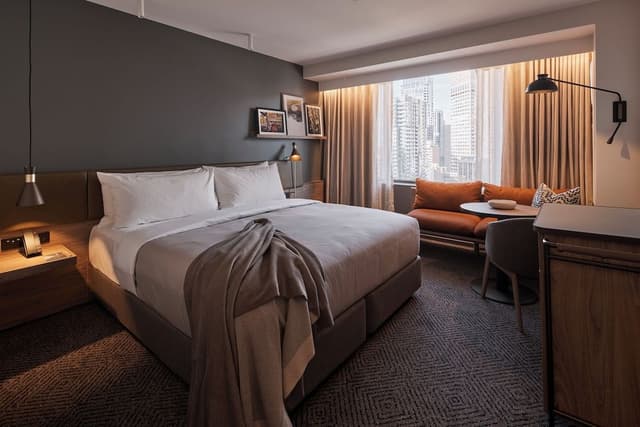 Rydges Deluxe King Room