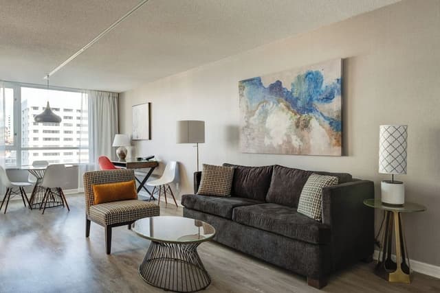 Standard 2-Bedroom Suite (1 King + 2 Twins)