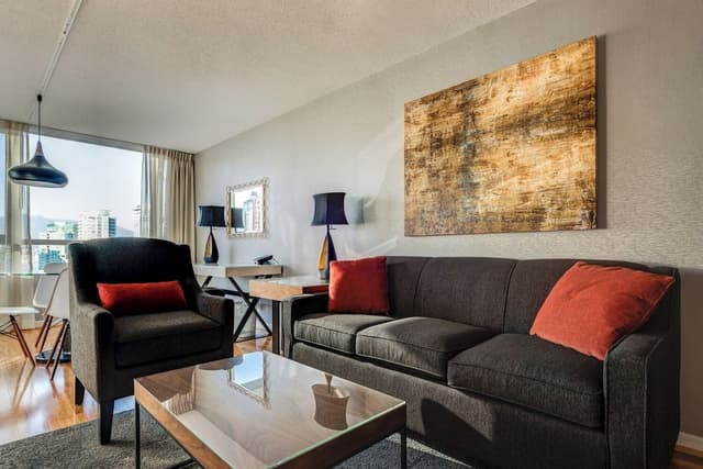 Executive 2-Bedroom Suite (1 King + 1 Queen)
