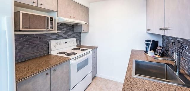 Standard 1-Bedroom Suite (1 King)