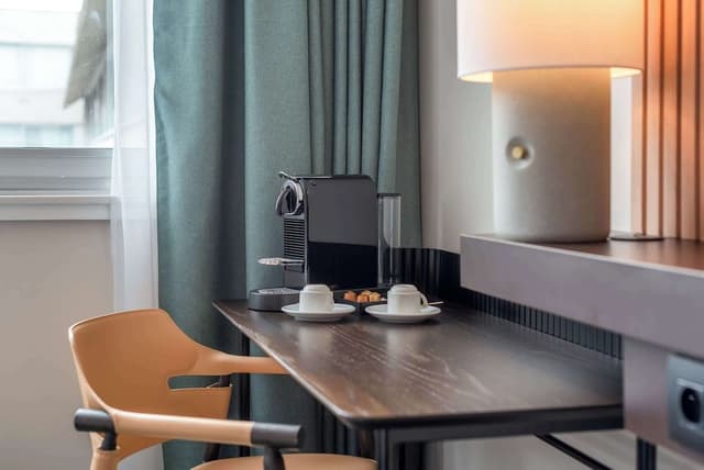 Deluxe Room, 1 King Bed